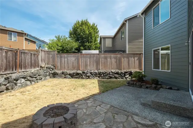 Nice big back yard.