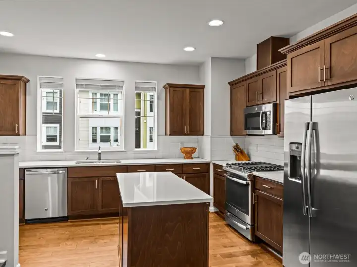 Extra work space and cabinets  - a rare find!