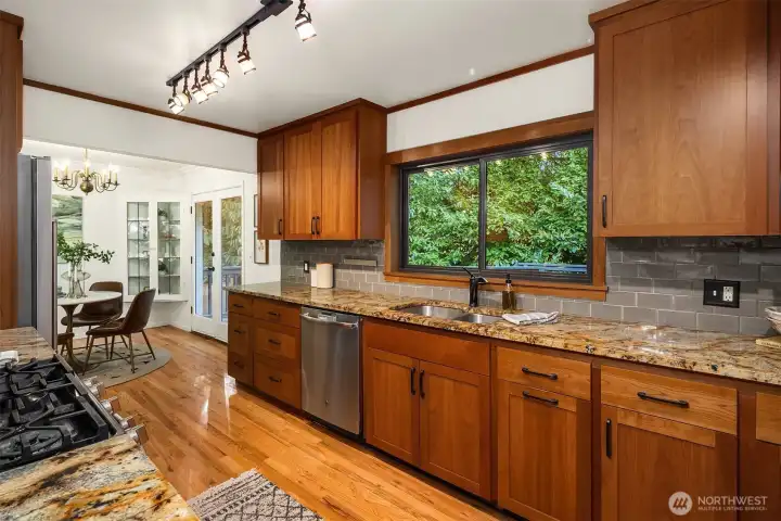 Kitchen ideal for home chef.