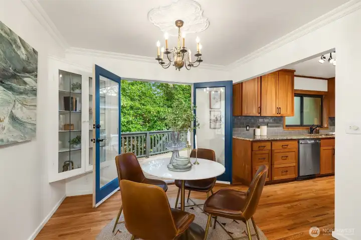 Dining in? Or dining outside?