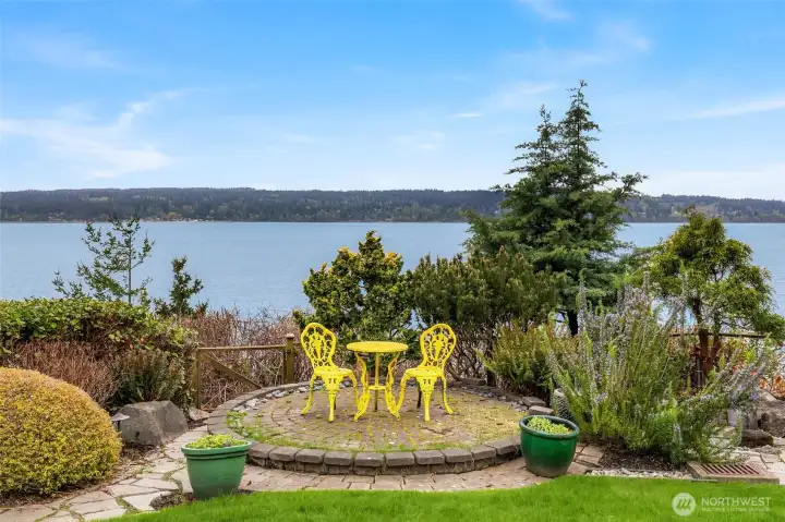 Peaceful Setting to Relax and Enjoy the Views