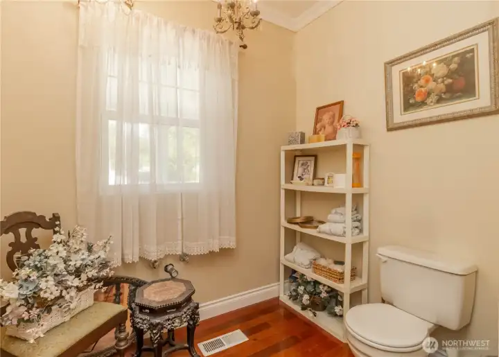 Another view of the Jack & Jill bath.