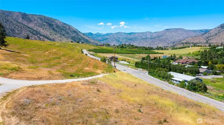 Approach from Manson Blvd.