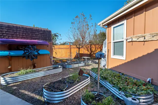 Raised gardening space