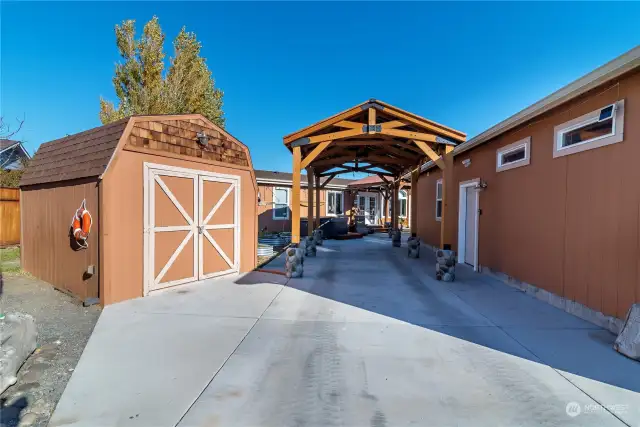 Extra storage shed & Carport.