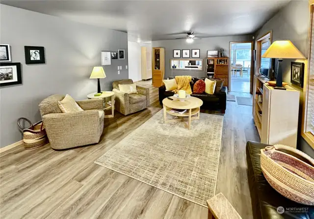 Looking from living room towards kitchen.