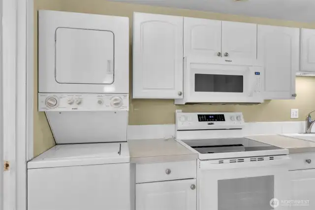 Washer/dryer stay