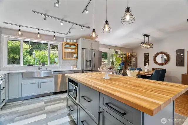 Updated Kitchen w/Butcher Block Island