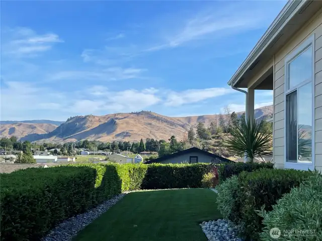 Views of Saddle Rock