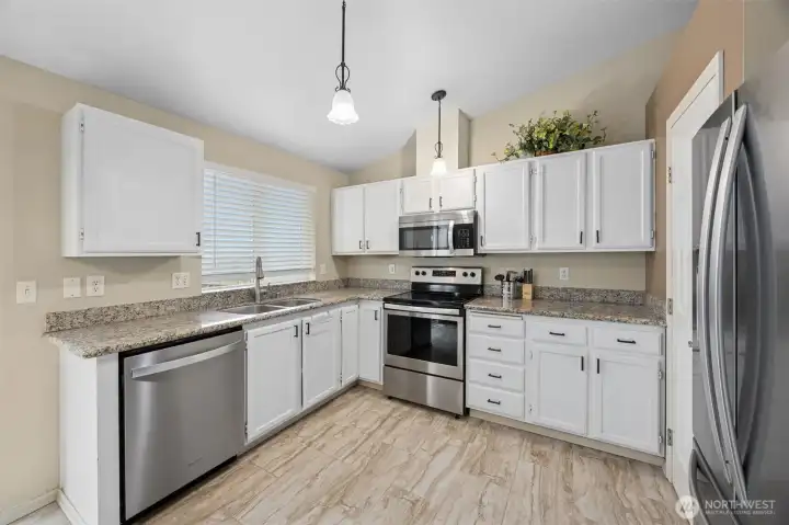 Fresh kitchen has been professionally cleaned & ready for you to move in!