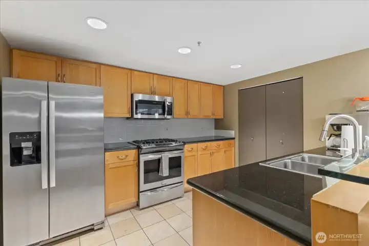 Owners Lounge kitchen