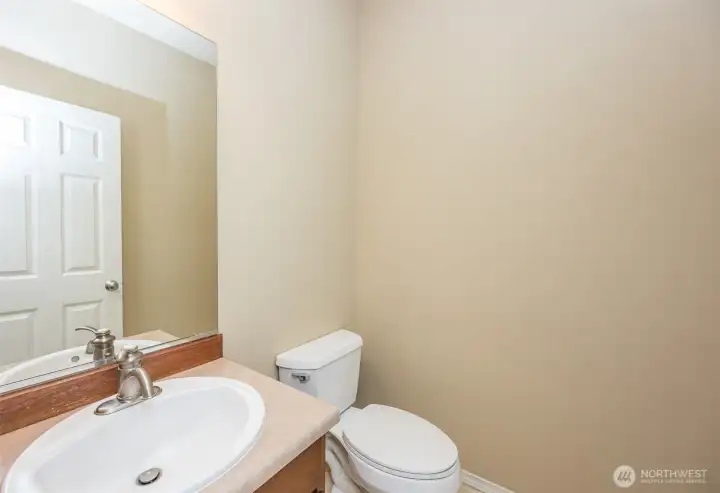2nd floor guest bathroom