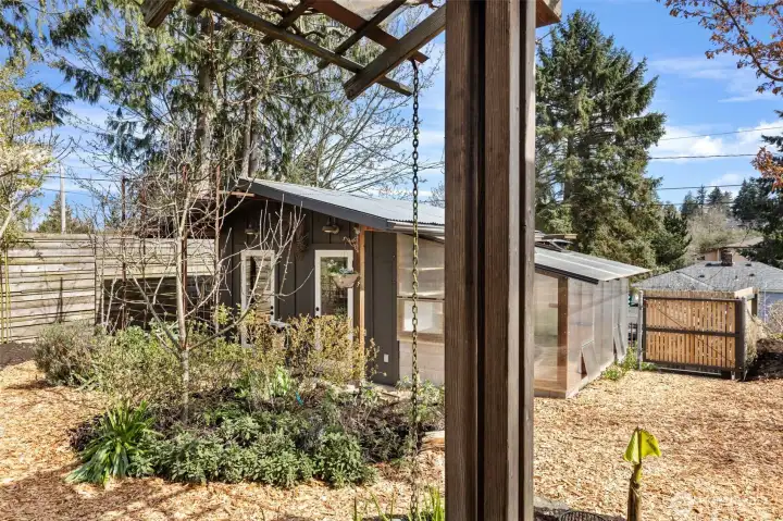 Studio entrance, additional square footage approx 160 sq/ft