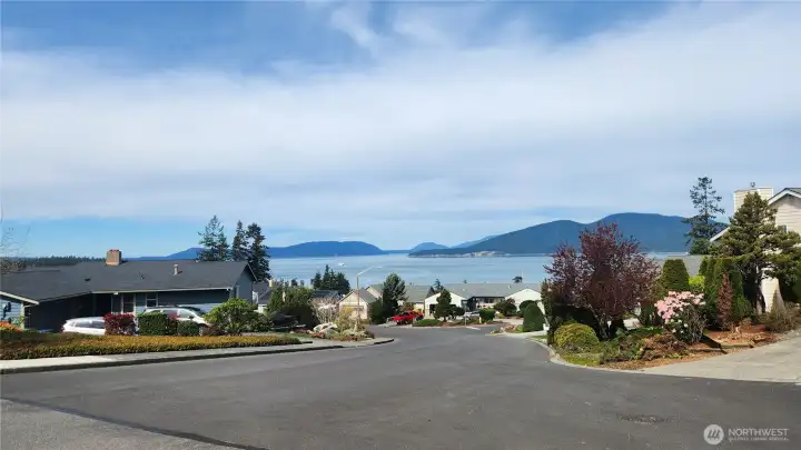 Proximity to water - views on morning walks or can even walk to water