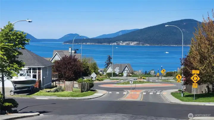 Proximity to water - views on morning walks or can even walk to water