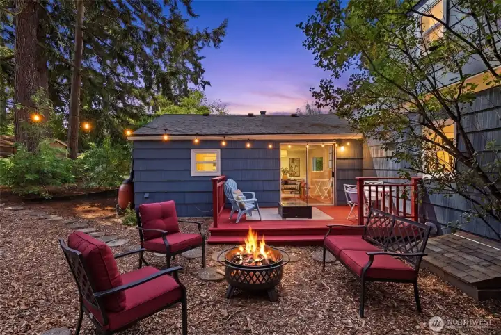 Step outside to a backyard retreat made for summer evenings
