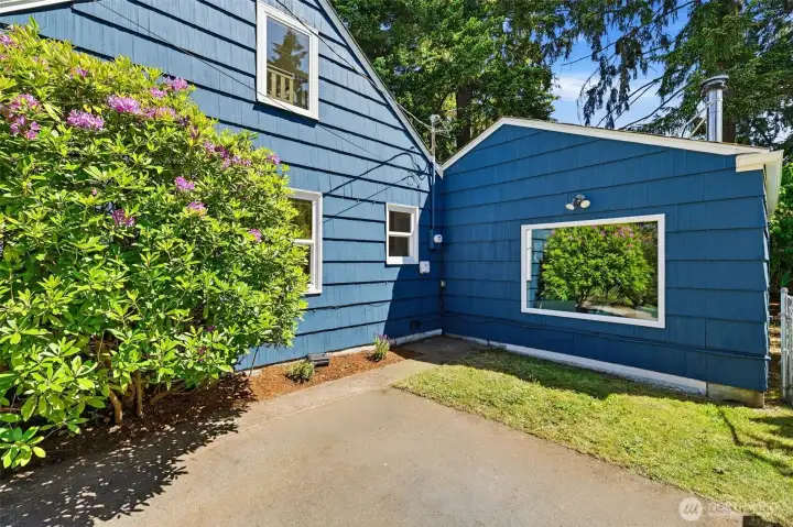 Driveway approach with easy access and added off-street parking