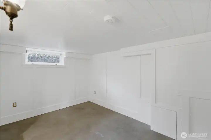 Lower level 4th bedroom