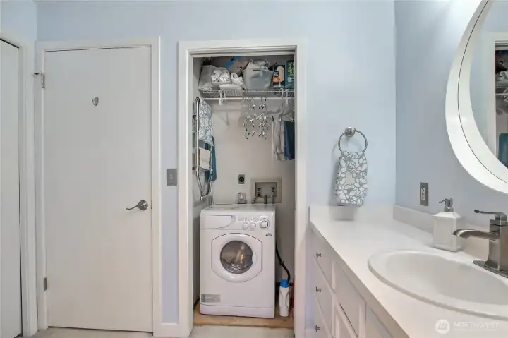 Convenient washer /dryer unit and heated drying rack. Convenient washer /dryer unit and heated drying rack.