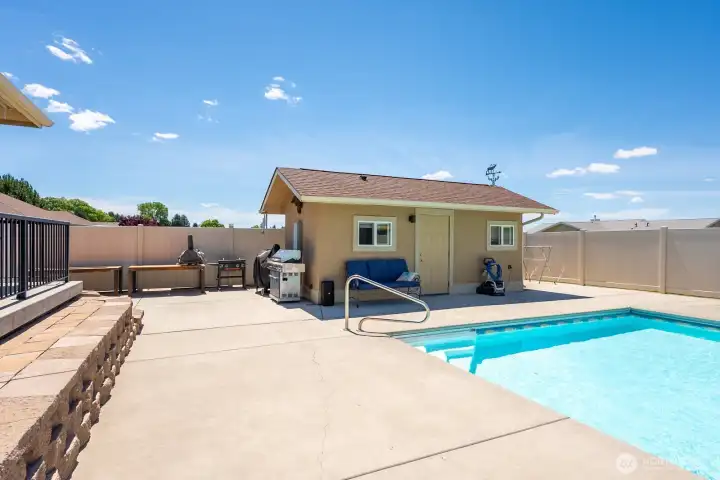 Pool House complete with a 3/4 bath!