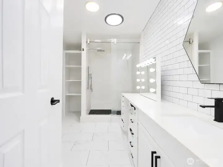 Master bedroom bathroom Master bedroom bathroom