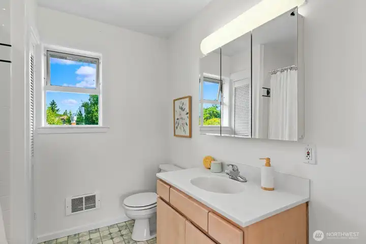 Primary ensuite bathroom - Upstairs Primary ensuite bathroom - Upstairs