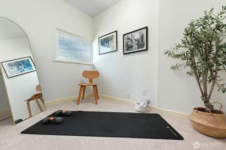 Bonus Room off Kitchen Bonus Room off Kitchen