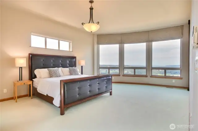 Large Master suite on main with grand view