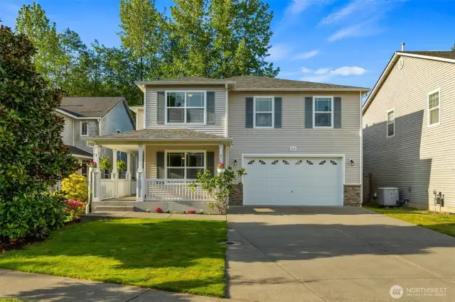 Welcome home to Bethel Park, a beautifully located, small cul-de-sac neighborhood in a desirable school district