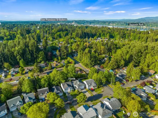 What a wonderful location!  Close to downtown, Squaxin Park and the always popular San Francisco St. Bakery!