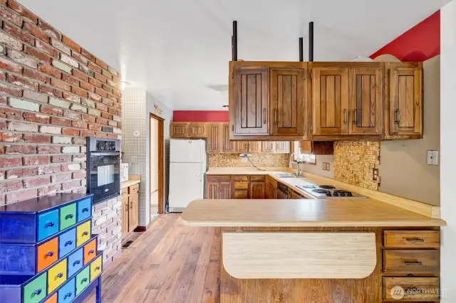 Great Floor plan  in this original kitchen