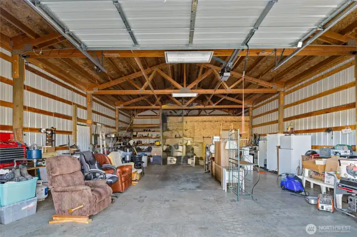 1440 SF shop with office!