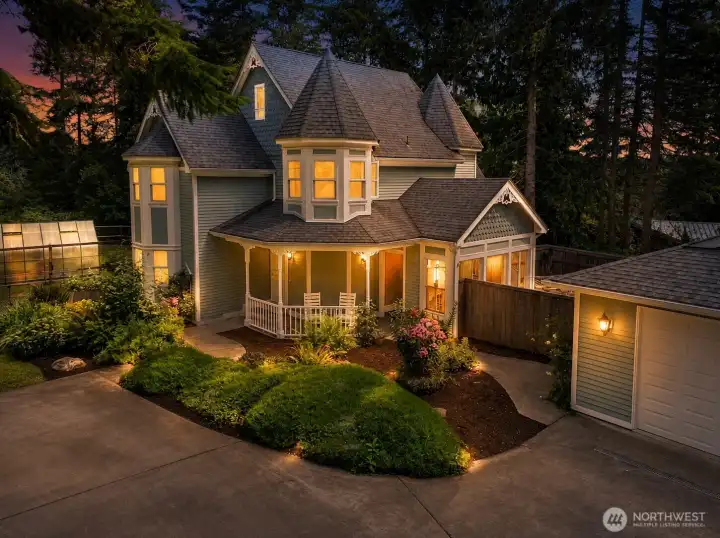 Virtually highlighted - Twilight at Ann Kivley Dr! Virtually highlighted - Twilight at Ann Kivley Dr!