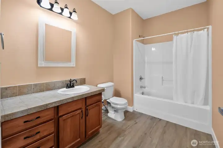 Full Bath Full Bath