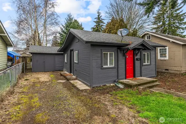 Detached garage/shed