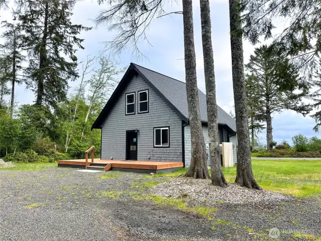 Driveway up to house