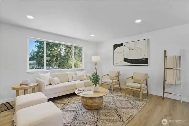 Stunning lux vynyl plank flooring thoughout