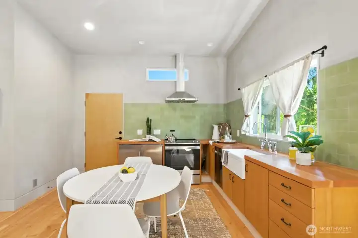 Studio kitchen dining