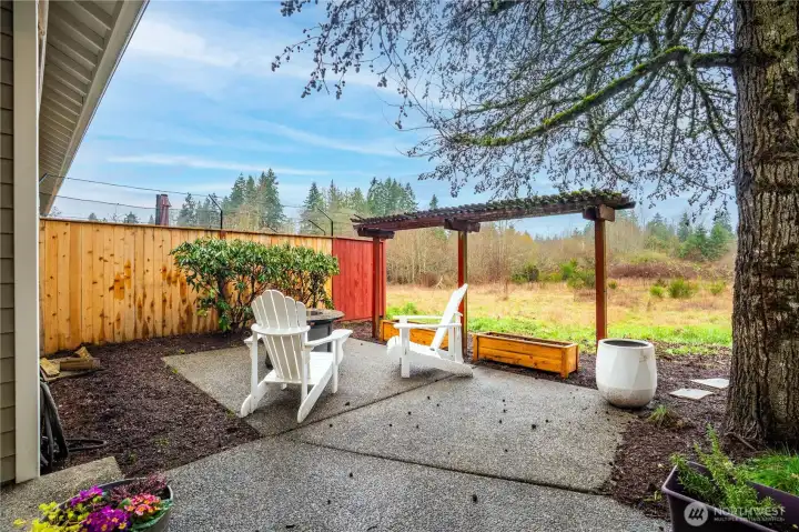 Backyard Patio - very nice and private space, but open to view of the pasture