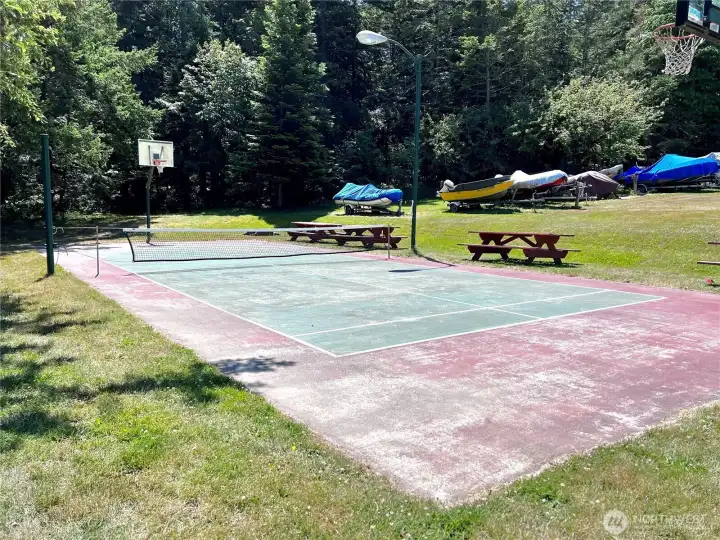 Center Island sports court