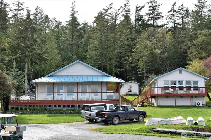 Center Island clubhouse