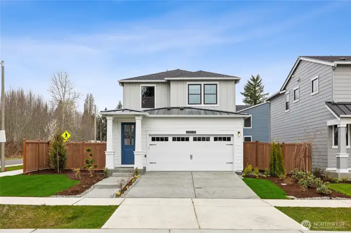 Situated on a flat corner homesite (31 feet from the back of the house to the fence), in a quiet location close to Redmond and downtown Kirkland.  This is a single-family home with 2-Car attached garage + ample driveway!