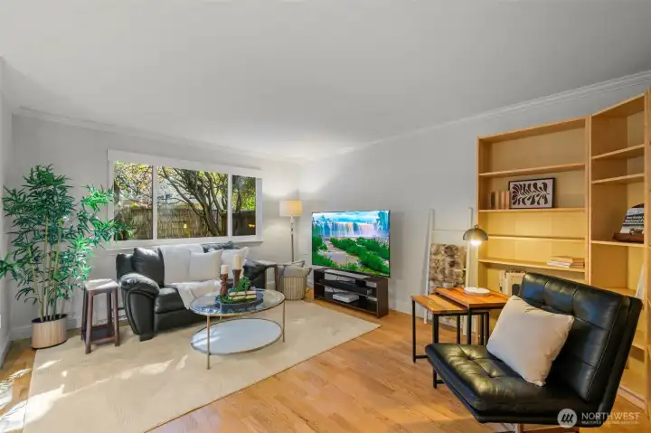 Spacious living room