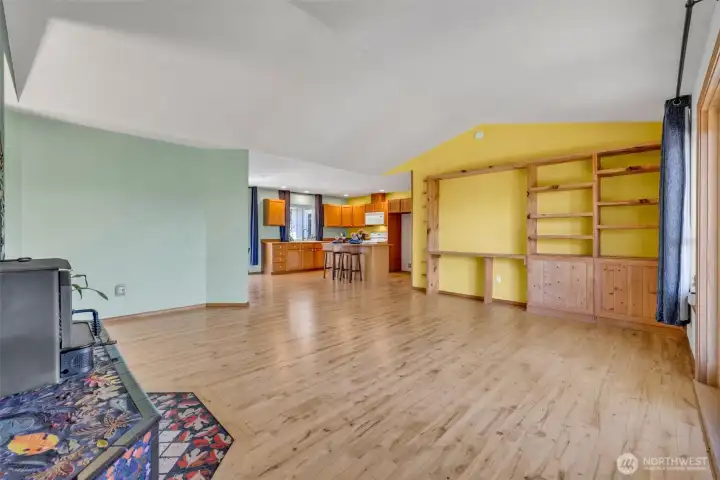 Living Room-Vaulted Ceilings