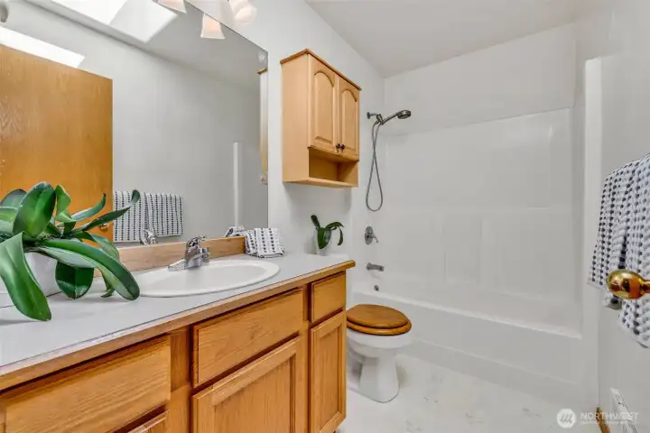 2nd Bathroom