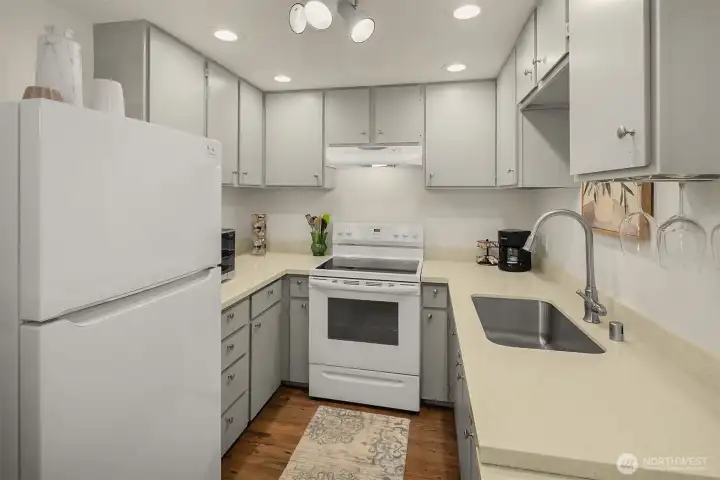 Kitchen in 2nd barn guest quarter Kitchen in 2nd barn guest quarter