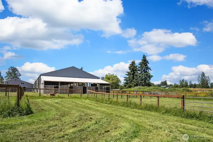 5 stalls off back side of arena with paddock areas 5 stalls off back side of arena with paddock areas