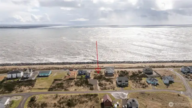 Enjoy a front row seat and unobstructed view of the shipping channel and marine wildlife!