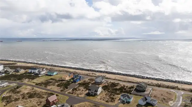 Sweeping to the East, you can see the ships entering the harbor.