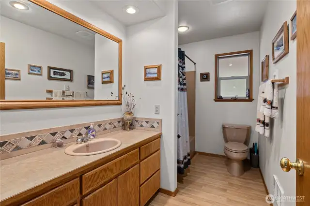 Main level full bath